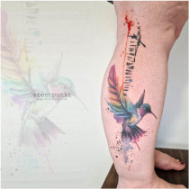 Trash Aquarell Kolibri Feder Tattoo