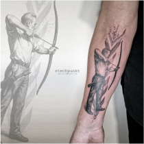 Schwarzgrau Bogenschütze Tattoo