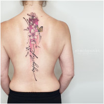 Trash Aquarell Kirschblueten Wirbelsaeule Tattoo
