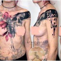 Trash Aquarell Magnolie Totenkopf Motte Cover Up Tattoo