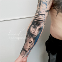 Trash Polka Frauengesicht Tattoo